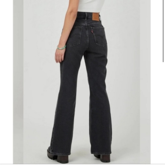 HOST Pick🎉Levi’s 70’s High Flare Black/Gray Wash jeans, Size 29 & 30 NWT!••• - Picture 2 of 16